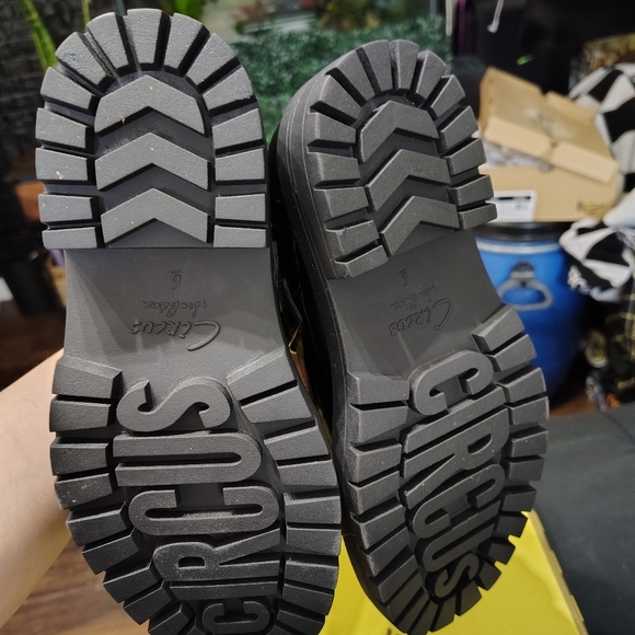 SOLD - Picture 4 of 4